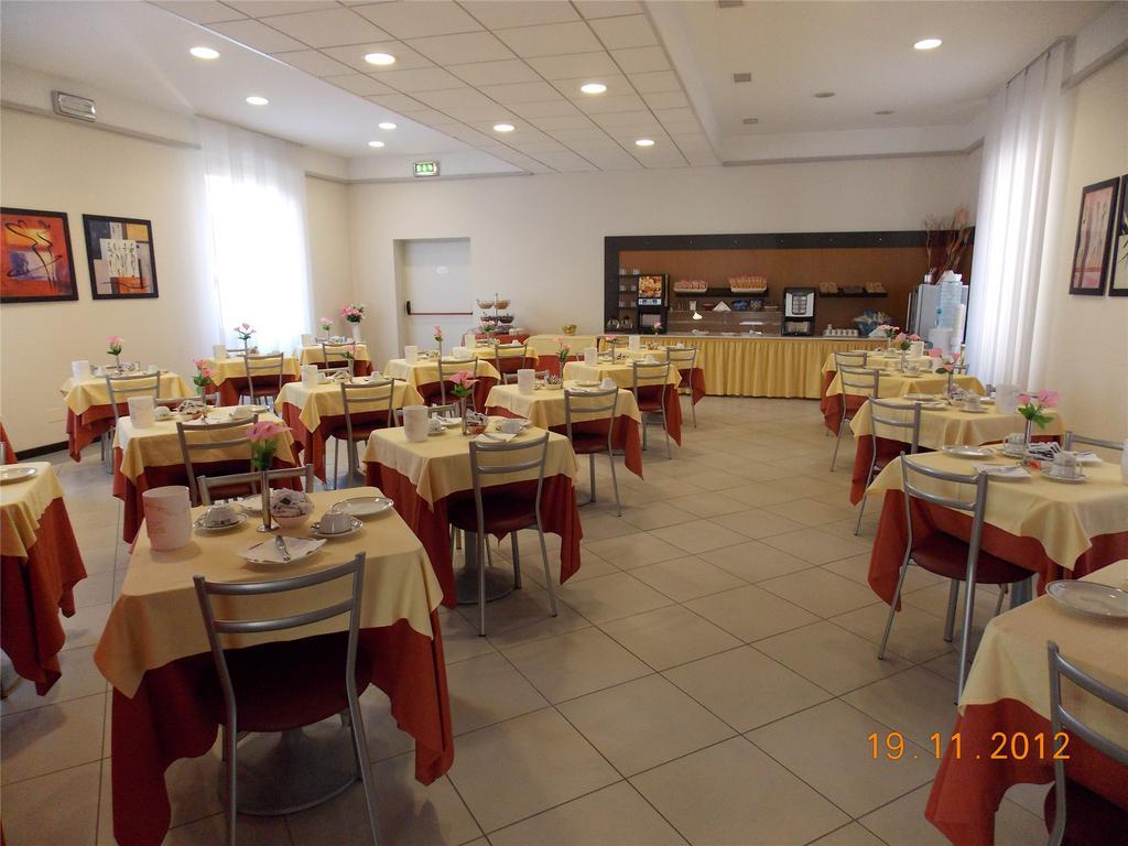 Hotel David Sesto Calende Exterior foto